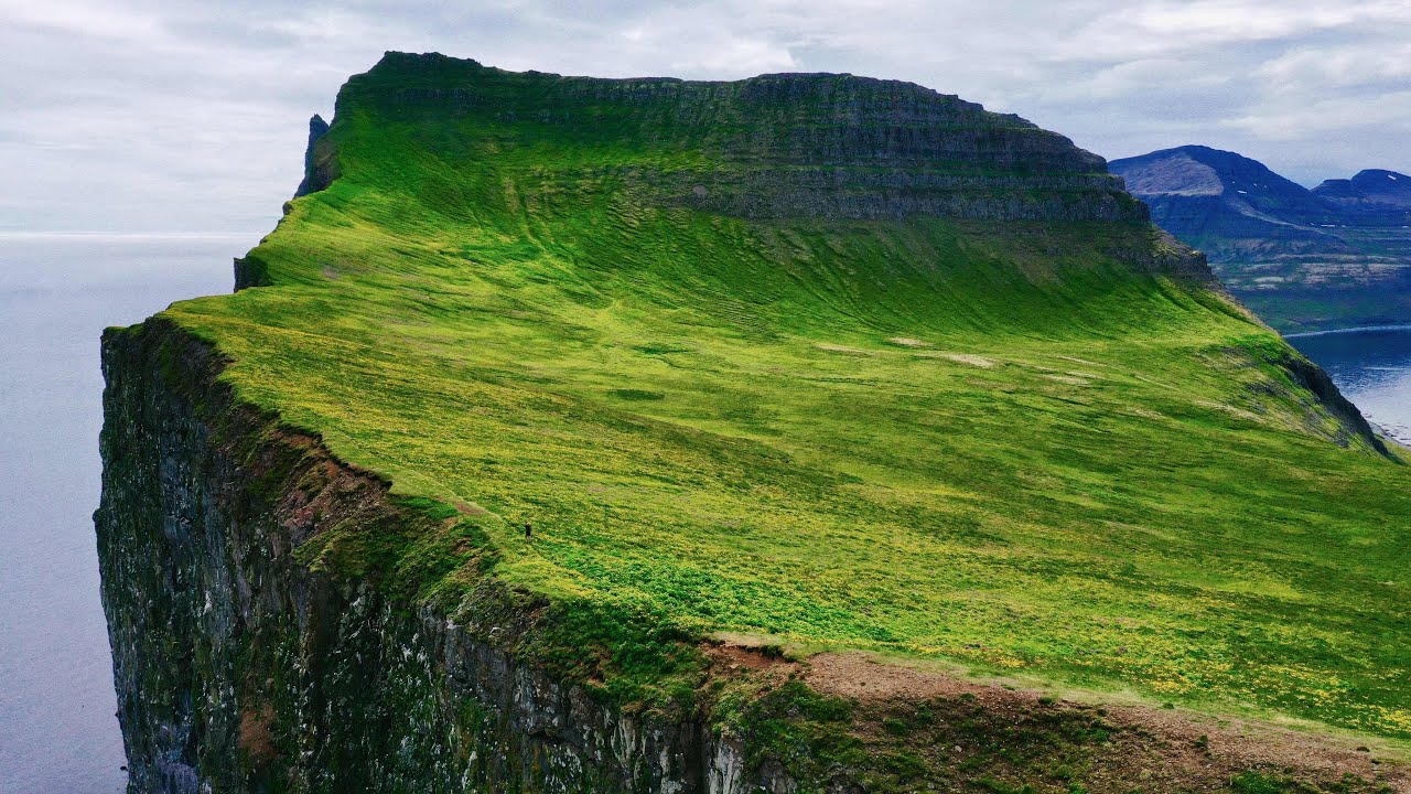 What It Feels to Hike alone for 100km in Remote Parts of Iceland
